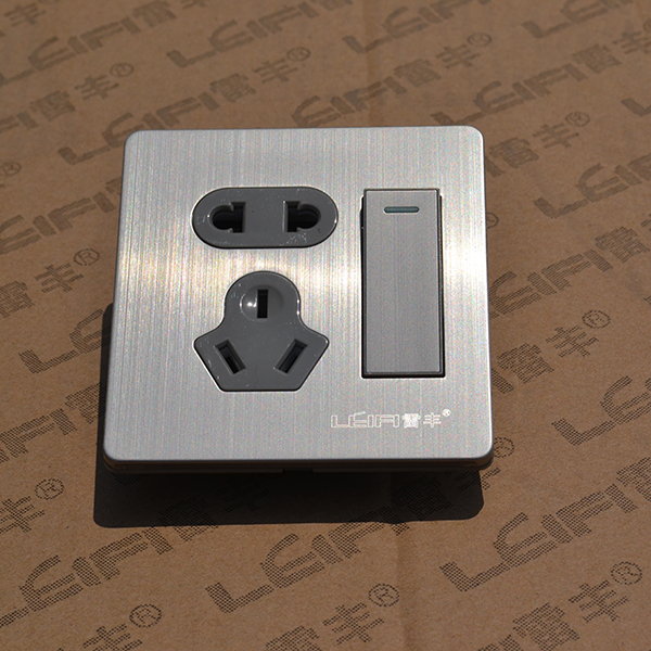 彩名堂B02一开五孔不锈钢全拉丝